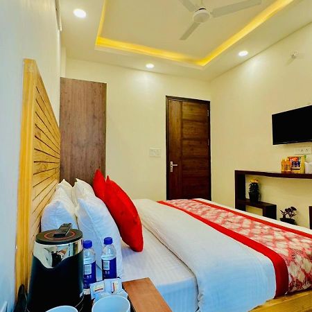 Hotel Ashram View Just 10 Minute Away Form Nizamuddin Railway Station New Delhi Extérieur photo