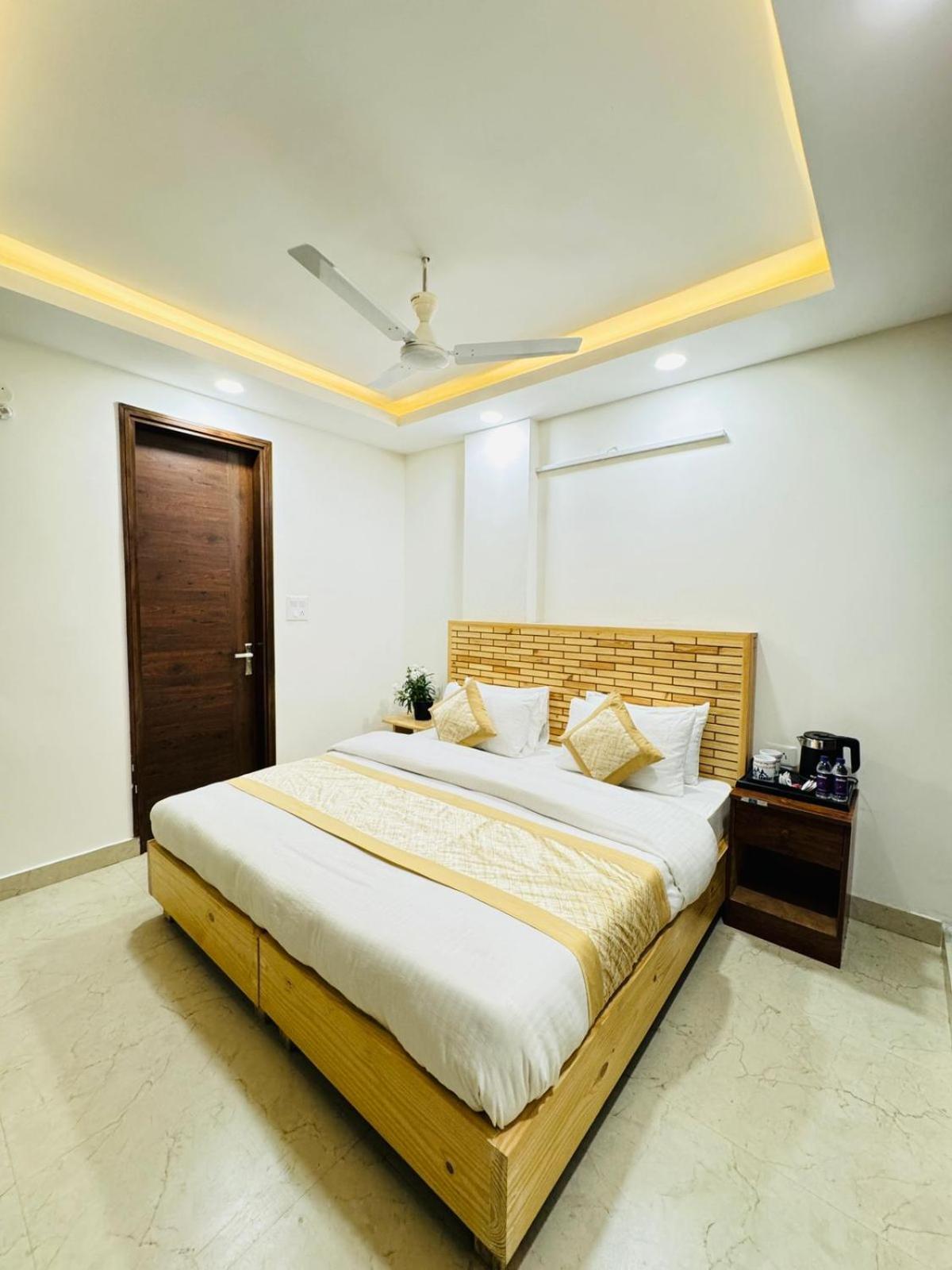 Hotel Ashram View Just 10 Minute Away Form Nizamuddin Railway Station New Delhi Extérieur photo