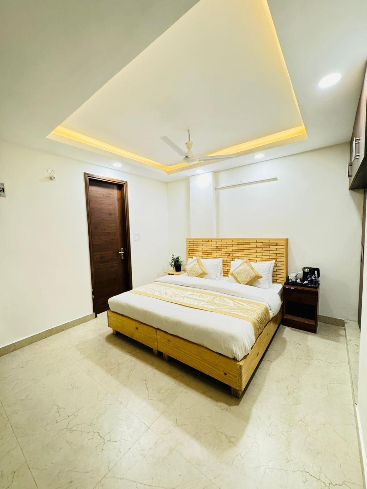 Hotel Ashram View Just 10 Minute Away Form Nizamuddin Railway Station New Delhi Extérieur photo