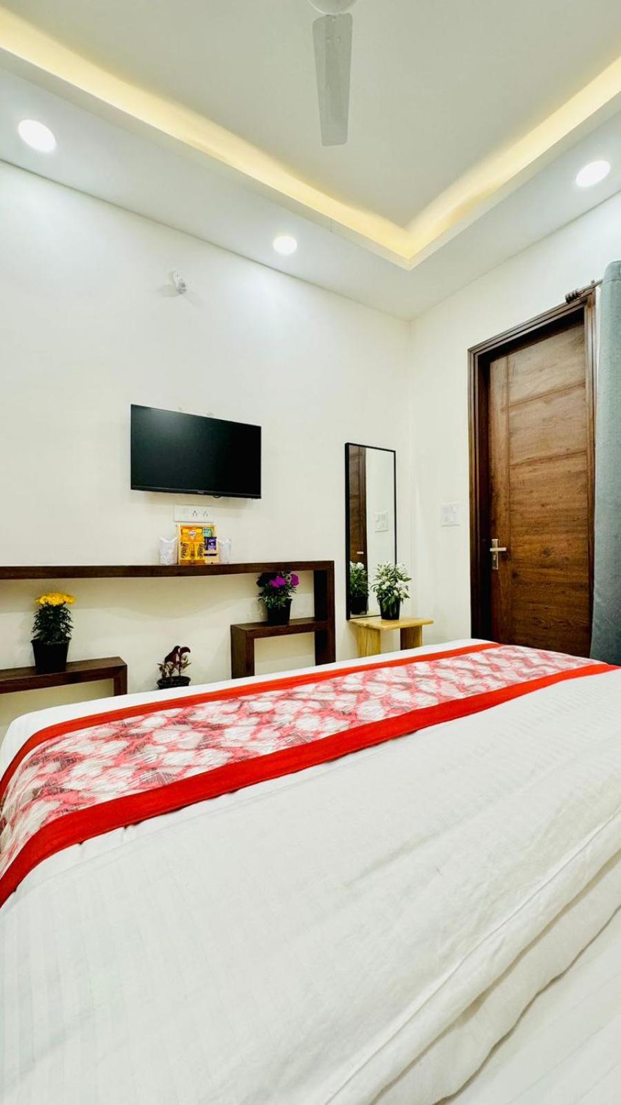 Hotel Ashram View Just 10 Minute Away Form Nizamuddin Railway Station New Delhi Extérieur photo