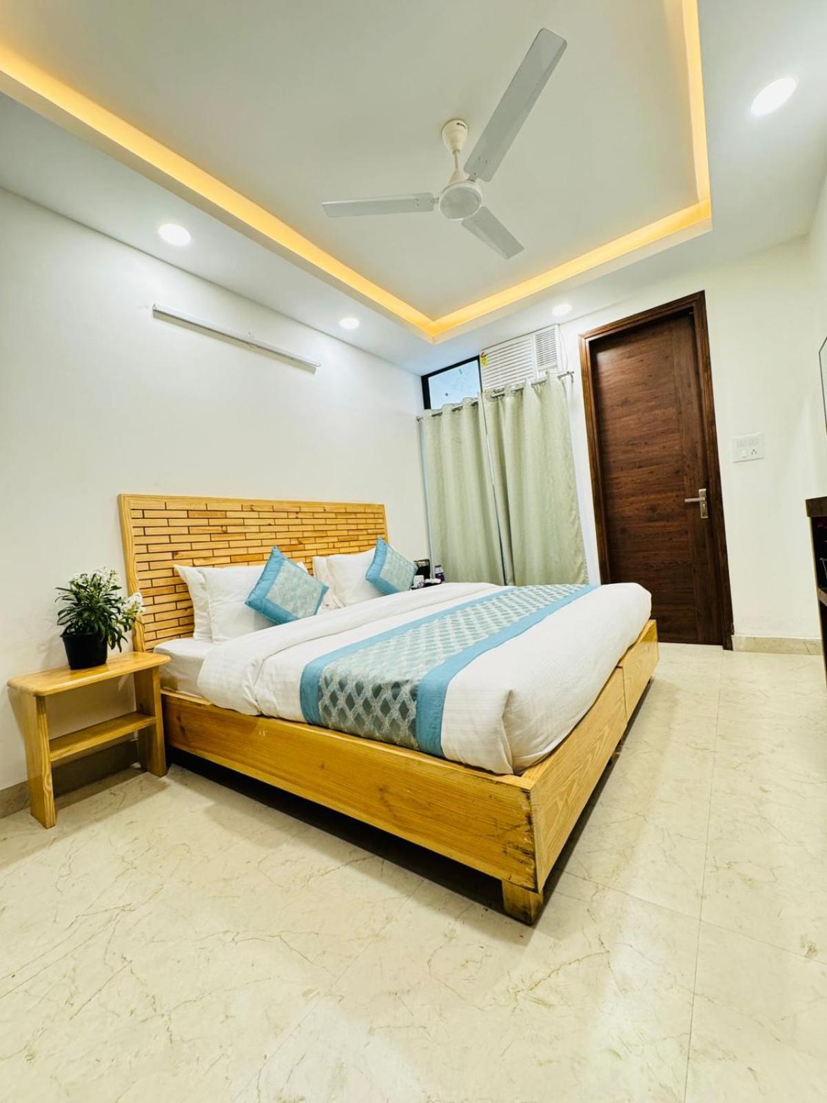 Hotel Ashram View Just 10 Minute Away Form Nizamuddin Railway Station New Delhi Extérieur photo