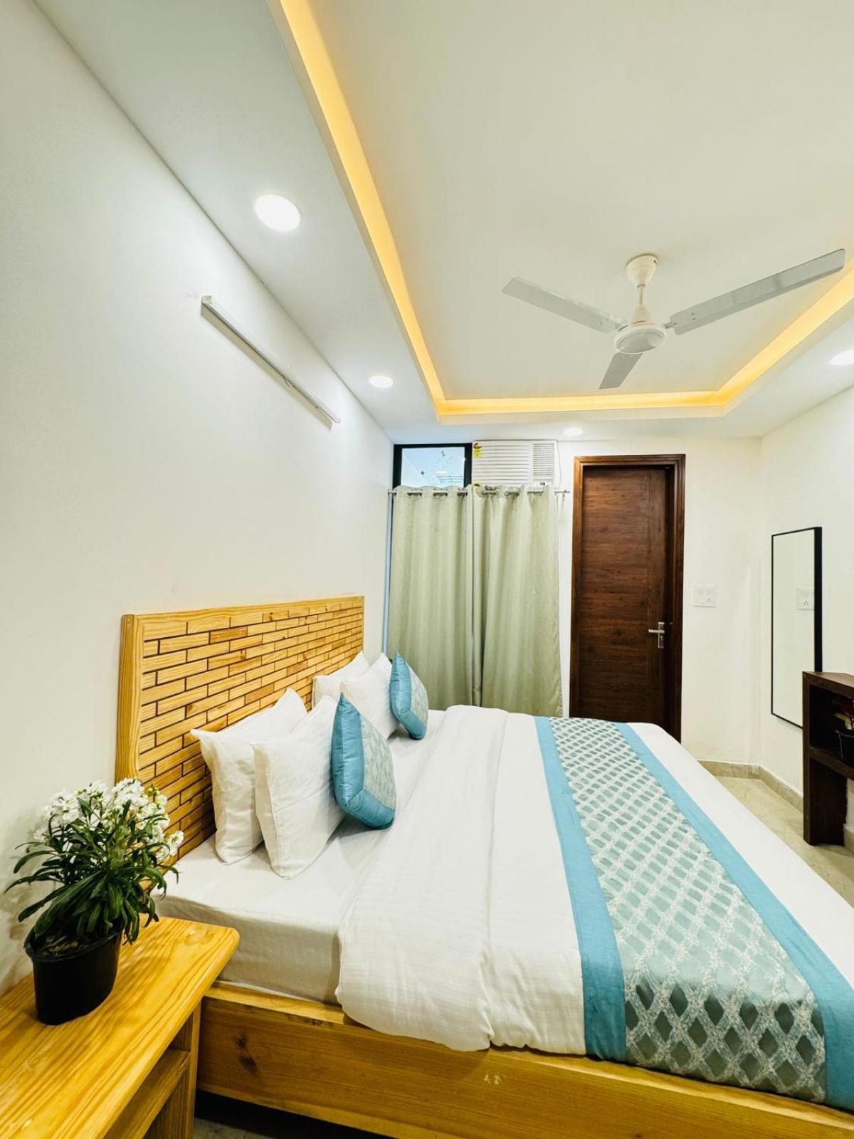 Hotel Ashram View Just 10 Minute Away Form Nizamuddin Railway Station New Delhi Extérieur photo