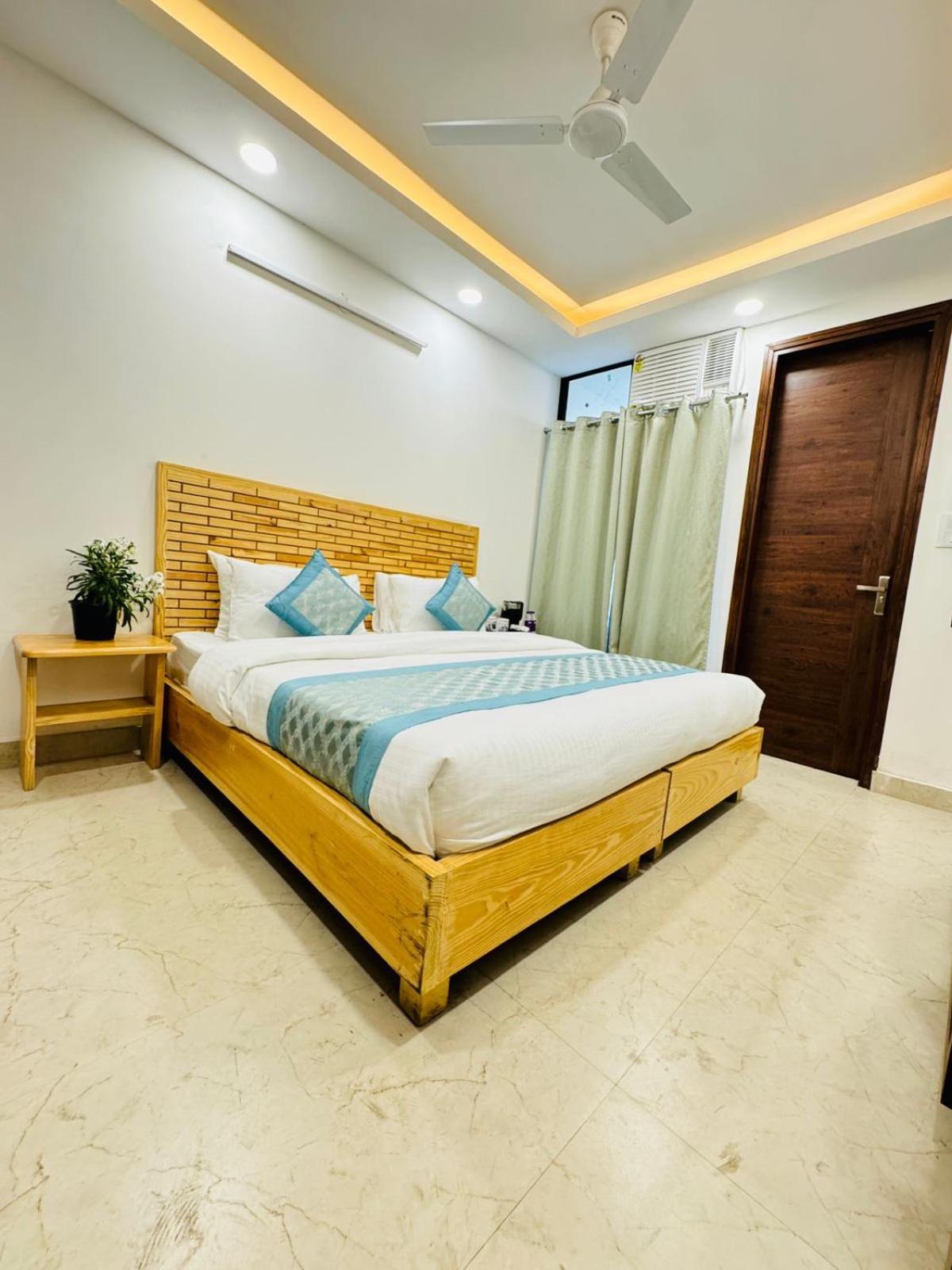 Hotel Ashram View Just 10 Minute Away Form Nizamuddin Railway Station New Delhi Extérieur photo